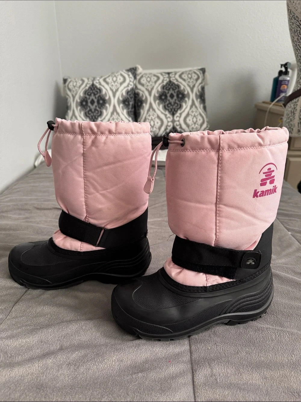 Kamik girls Kids Pink & black rubber bottom ski snowboarding Snow Boots Sz 4